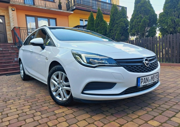 Opel Astra cena 35900 przebieg: 197000, rok produkcji 2017 z Zawiercie małe 667